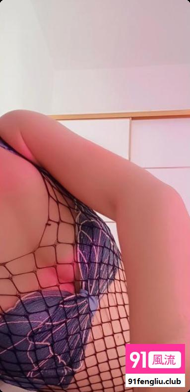 颜值翘臀小骚妹